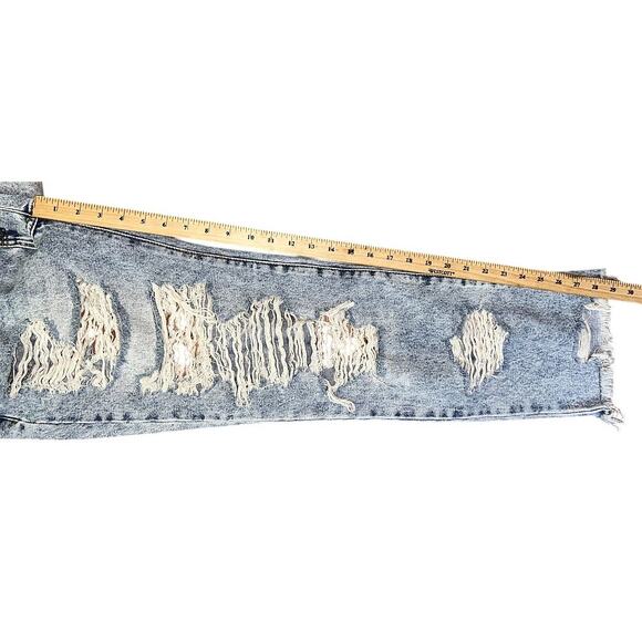 NWT Flamingo Mid-Rise Straight Leg Distressed Jeans Large (31X29) - Picture 4 of 7